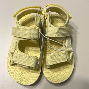 Yellow cat & Jack Riley Sandals size 8